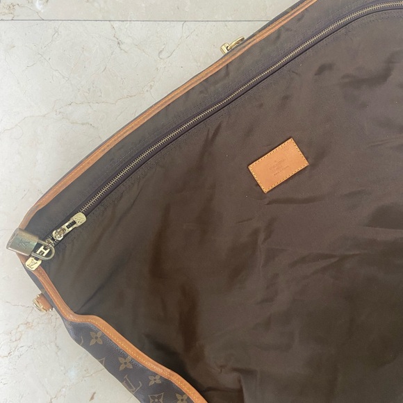 LOUIS VUITTON Vintage Garment Bag with 2 Hangers and Locks and Key - Picture 10 of 15